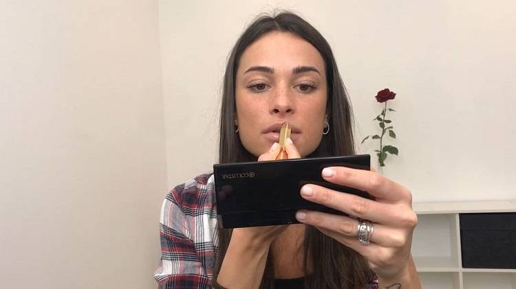 ‘Uomini e Donne’, anche Vittoria Deganello inaugura il suo canale YouTube: “Vi svelerò i miei segreti per una bellezza naturale!” (video) preview