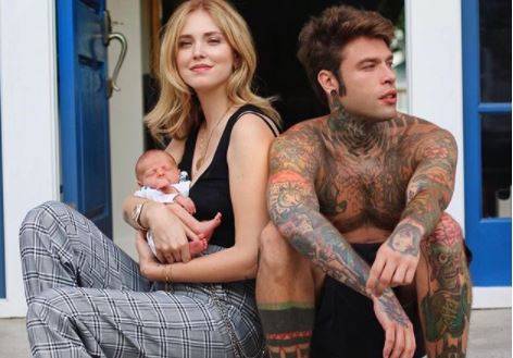 Fedez e Chiara Ferragni sotto accusa per la sovraesposizione social del piccolo Leone, e il rapper replica così (video) preview