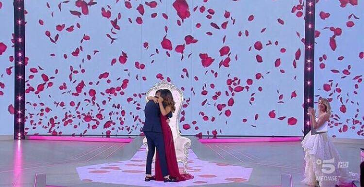 ‘Isola 13’, Pietro Tartaglione fa la proposta di matrimonio in diretta alla sua Rosa Perrotta (video) preview