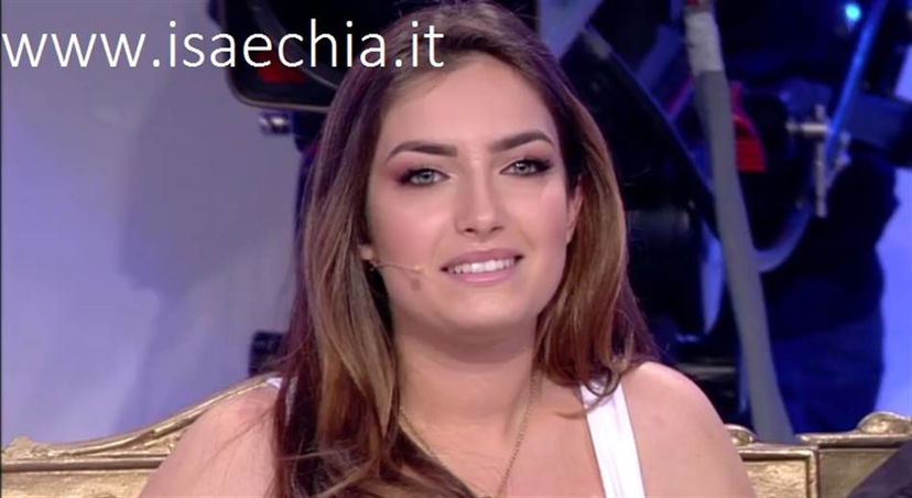 ‘Uomini e Donne’, Nilufar Addati festeggia il compleanno con gli amici e Nicolò Ferrari le manda una dolce dedica! (Video) preview