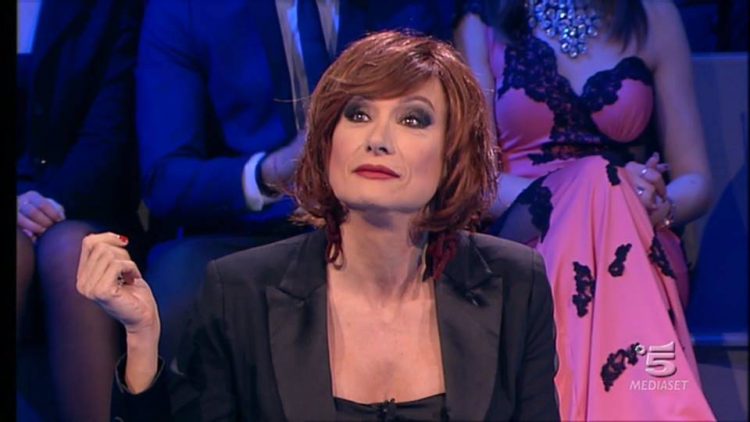 ‘Gf 15’, Vladimir Luxuria insinua: “Un concorrente si vergogna di dire che è andato a letto anche con degli uomini!” preview