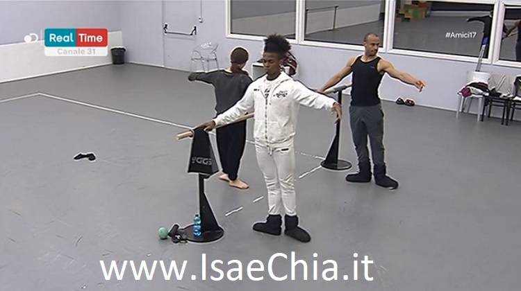 ‘Amici 17’, Bryan Ramirez passa dalla Squadra Blu a quella Bianca! (Video) preview