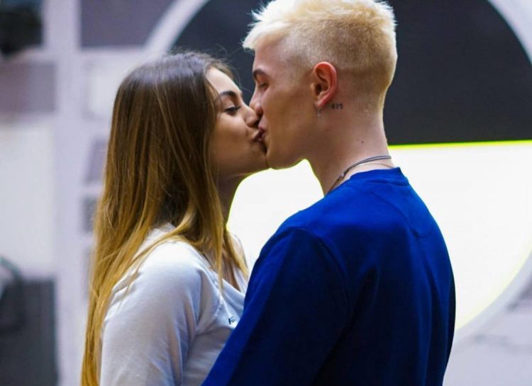 ‘Amici 17’, Biondo fa una tenera sorpresa a Emma Muscat! (Video) preview