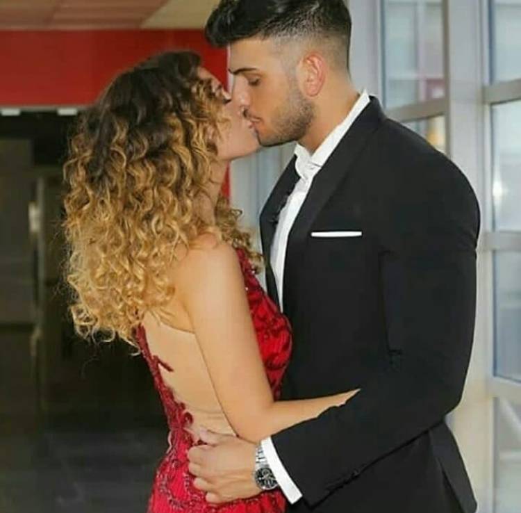 ‘Uomini e Donne’, le reazioni dei protagonisti del Trono classico dopo la scelta di Sara Affi Fella preview