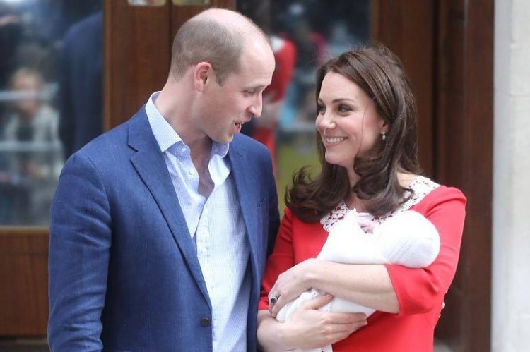 Principe Louis, arrivano le prime dolcissime immagini del royal baby scattate dalla mamma Kate Middleton!