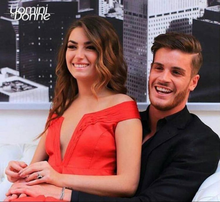 ‘Uomini e Donne’, Nilufar Addati e Giordano Mazzocchi paparazzati oggi a piazza di Spagna! (Foto) article-post