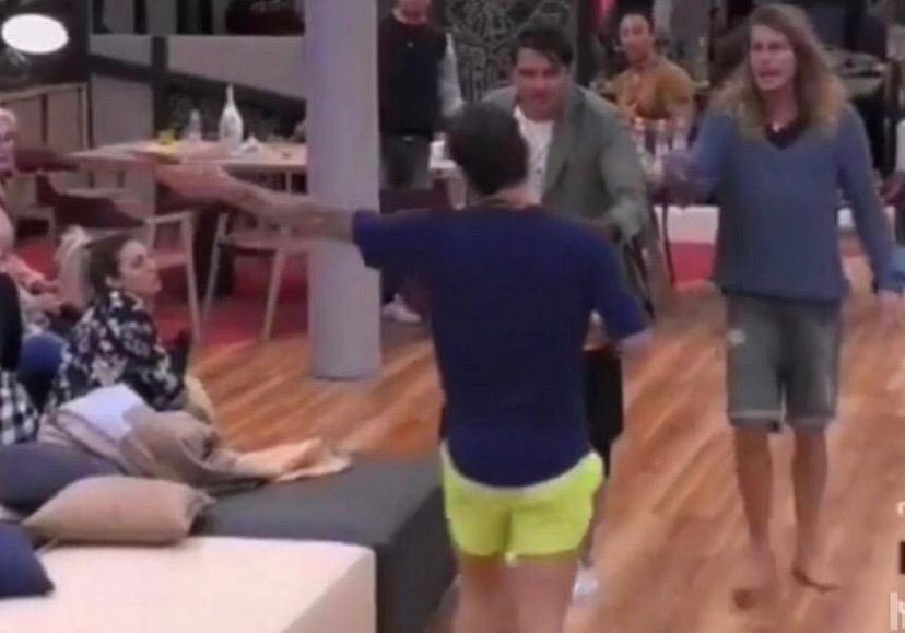 ‘Grande Fratello 15’, è caos nella Casa: Luigi Mario Favoloso e Danilo Aquino quasi alle mani a causa di Aida Nizar! preview