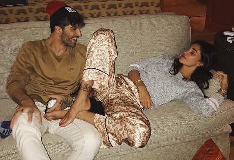 Belen Rodriguez e Andrea Iannone si sono lasciati: la conferma dalle pagine del settimanale di Alfonso Signorini preview