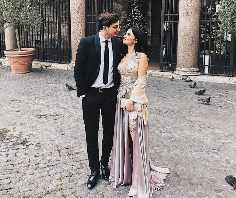 Oscar Branzani presenta la sua linea di costumi a TgCom: “Eleonora Rocchini non è solo la mia compagna, ma anche la mia musa!”
