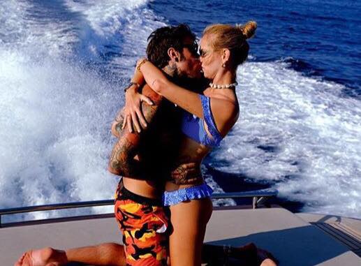 Chiara Ferragni e Fedez sorprendono: ecco cosa hanno chiesto ai loro invitati come regalo di nozze! preview