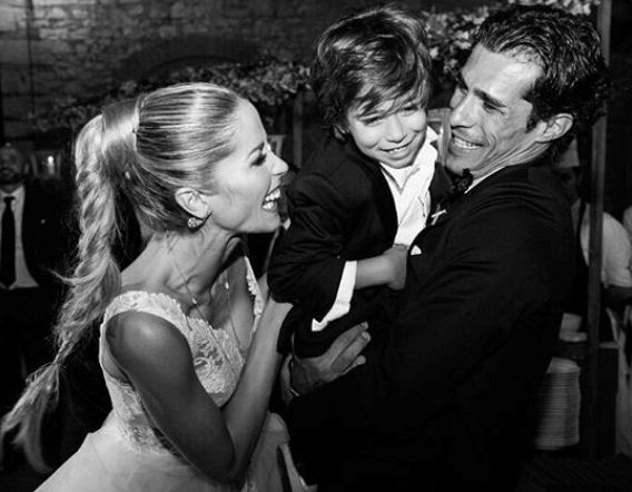 Elena Santarelli al ‘Corriere della Sera’ parla del tumore che ha colpito il figlio Giacomo: “Lui corre, mangia, ride, ci impegniamo a fargli sentire la normalità” article-post