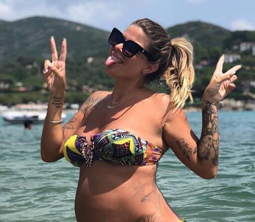 ‘Uomini e Donne’, Francesca Del Taglia si difende dai duri attacchi dopo aver pubblicato una foto con il pancione (Foto) preview