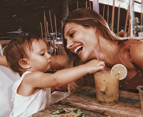 ‘Uomini e Donne’, Beatrice Valli risponde alle critiche sulla piccola Bianca: “Bruttina? Io le auguro solo che sia la donna più felice del mondo!” preview