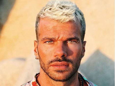 Claudio Sona: “Vedo la gente che si insulta via social, mi fanno ridere perché risultano trash”. E Mario Serpa replica: “Sarò trash, ma almeno non dico stronzate” preview