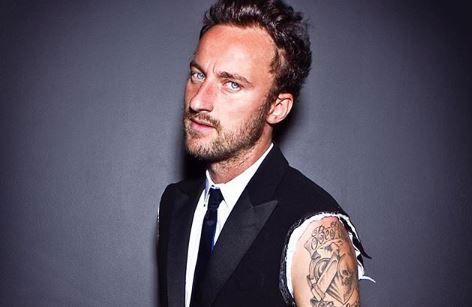 Francesco Facchinetti pronto ad un nuovo progetto lavorativo: “Netflix ha proposto a me e a mia moglie di realizzare una sitcom, ‘The Facchinettis’!”. E a proposito della sua famiglia allargata… preview