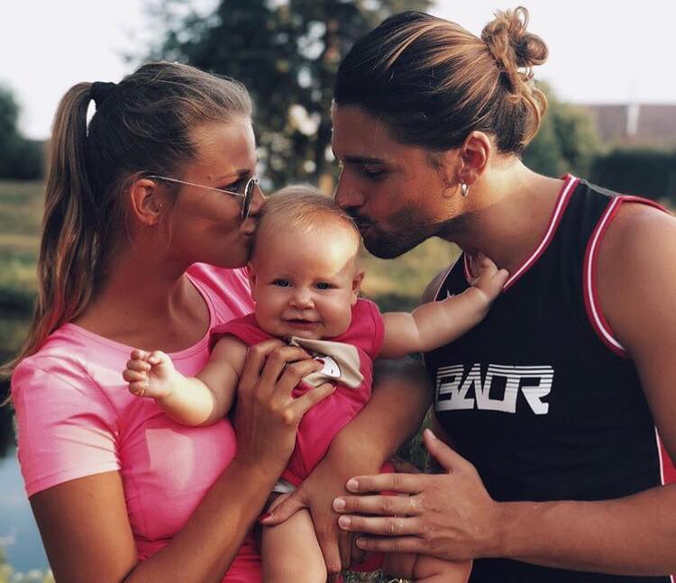 ‘Gf Vip 2’, Luca Onestini vola in Repubblica Ceca per conoscere i parenti della sua Ivana Mrazova! (Foto e Video) preview