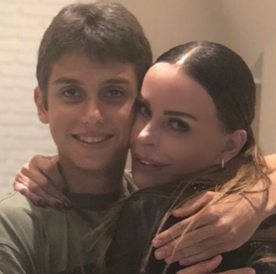 Nina Moric replica ad alcuni follower a proposito del figlio Carlos: ecco cosa è successo preview