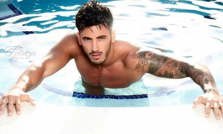 ‘Temptation Island Vip’, conosciamo meglio Ivan González, il tentatore spagnolo che sta flirtando con Valeria Marini (foto) preview