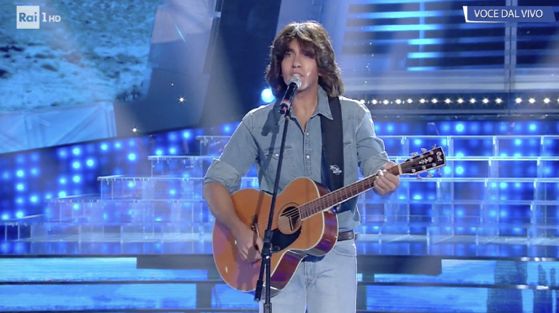 ‘Tale e Quale Show 8’, Antonio Mezzancella vince la terza puntata con una pazzesca imitazione di Claudio Baglioni! preview