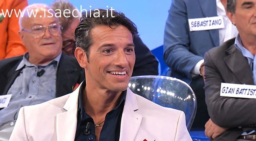 Uomini e Donne, ecco chi è David Scarantino, uno dei nuovi cavalieri che più ha incuriosito il parterre femminile del Trono Over preview