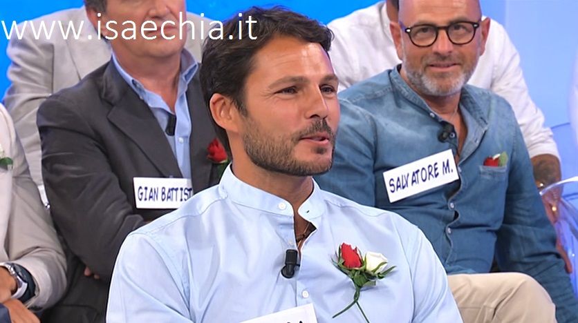 ‘Uomini e Donne’, ecco chi è Gianluca Scuotto, il nuovo belloccio del Trono Over che ha partecipato a ‘Tú Sí Que Vales’ article-post