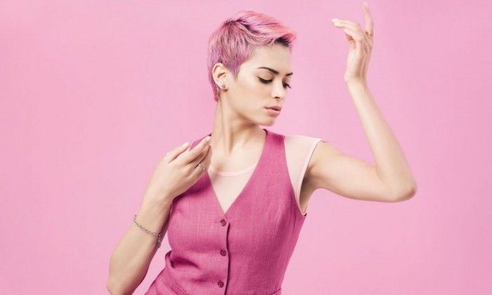 ‘Amici 15’, Elodie Di Patrizi rivela: “Mi sono distaccata da Emma Marrone perché mi terrorizzava l’idea di dipendere da lei”. E a proposito del nuovo fidanzato… article-post