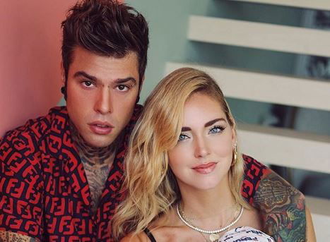 Fedez e Chiara Ferragni, in un supermercato la festa di compleanno a sorpresa per il rapper. Pioggia di critiche sul web, e lui con gli occhi lucidi replica così (video) preview