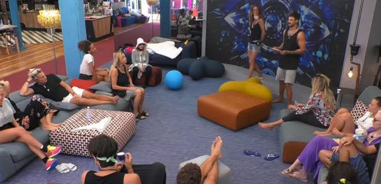 ‘Gf Vip 3’, un nuovo gioco crea scompiglio nella Casa: Elia Fongaro, Ivan Cattaneo e la Marchesa i più bersagliati. E loro reagiscono così! (Video) preview