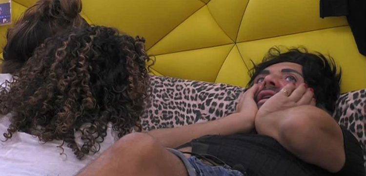 ‘Gf Vip 3’, Ivan Cattaneo rivela: “Ho un compagno da 5 anni… ma lui ha anche una fidanzata!” (Video) preview