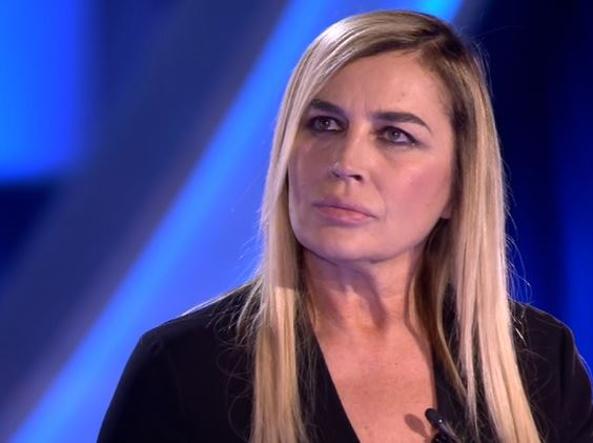 ‘Domenica Live’, Lory Del Santo rivela alcuni particolari inediti sulla scomparsa di suo figlio Loren. E a chi l’ha criticata per aver partecipato al ‘Gf Vip 3’ risponde… (Video) preview