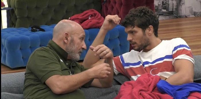 ‘Gf Vip 3’, Maurizio Battista si sbilancia e attacca due coinquilini: “Odio le bandierine” (Video) preview