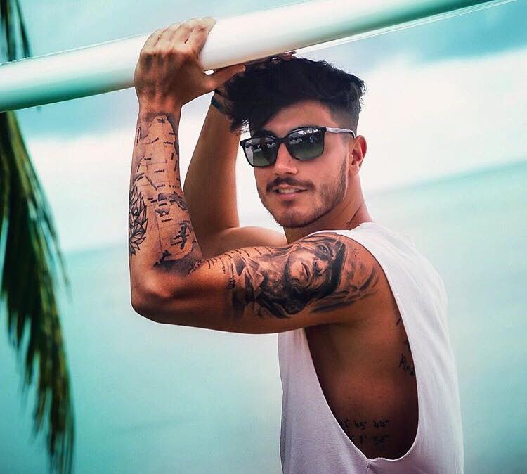 ‘Uomini e Donne’, Riccardo Gismondi risponde ai fan: “Nel tempo ho capito che non importa prendere la decisione giusta o sbagliata, ma esserci quando serve per le persone giuste!” preview