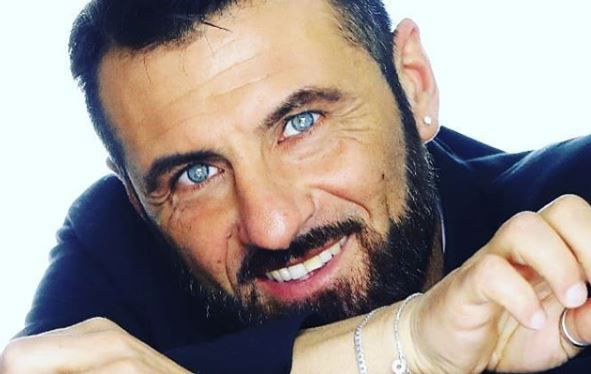 ‘Temptation Island Vip’, Sossio Aruta pronto a riconquistare Ursula Bennardo: “Tornare a ‘Uomini e Donne’ potrebbe essere la nostra ancora di salvezza. Non voglio arrendermi!” preview