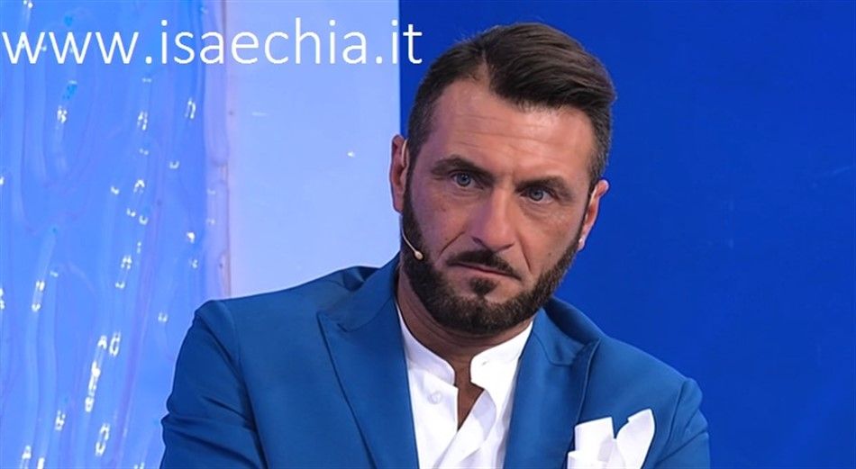 Sossio Aruta a IsaeChia.it: “Giuliana Brasiello ha sputato veleno solo per apparire e tornare a ‘Uomini e Donne’. Lei era solo passione, Ursula Bennardo è l’amore vero!” article-post