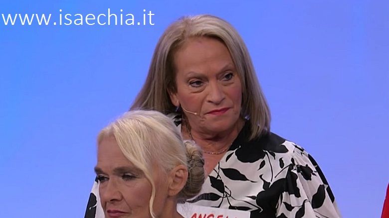‘Uomini e Donne’: l’opinione di Isa sulla puntata del Trono over del 16/10/18 preview