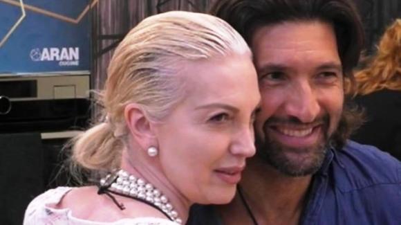 ‘Gf Vip 3’, la Marchesa D’Aragona bacia Walter Nudo! (Video) preview