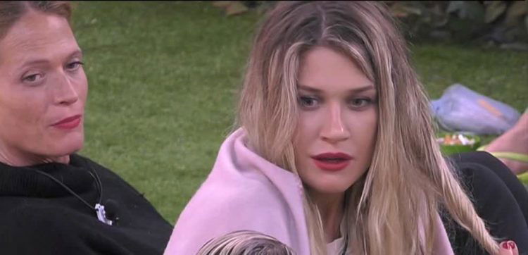 ‘Gf Vip 3, Benedetta Mazza replica alla fidanzata di Stefano Sala: “Io non devo rendere conto a nessuno… il rapporto con lui lo abbiamo coltivato insieme!” preview