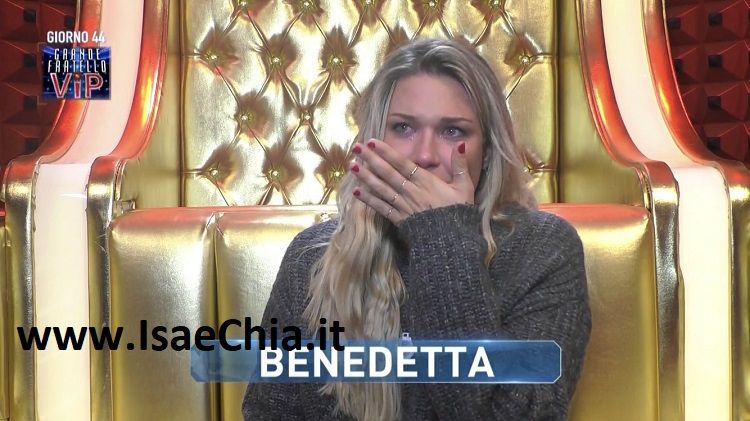 ‘Gf Vip 3’, Benedetta Mazza si confida: “Non mi sento mai a casa, da nessuna parte, con nessuno, nemmeno con la mia famiglia” (Video) article-post