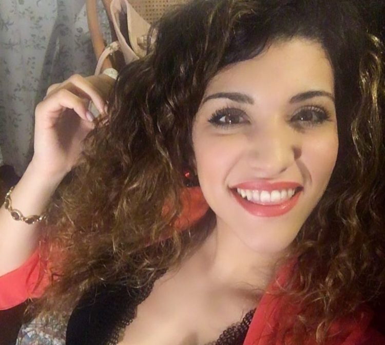 ‘Uomini e Donne’, ecco chi è Elisabetta Guido, la corteggiatrice che ha catturato l’attenzione di Lorenzo Riccardi e Luigi Mastroianni (Foto) article-post