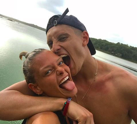 ‘Gf Vip 3’, dopo i rumors riguardo i suoi presunti tradimenti arriva la dedica social di Pierluigi Gollini alla sua Giulia Provvedi. E Gabriele Parpiglia lo difende così (foto) preview