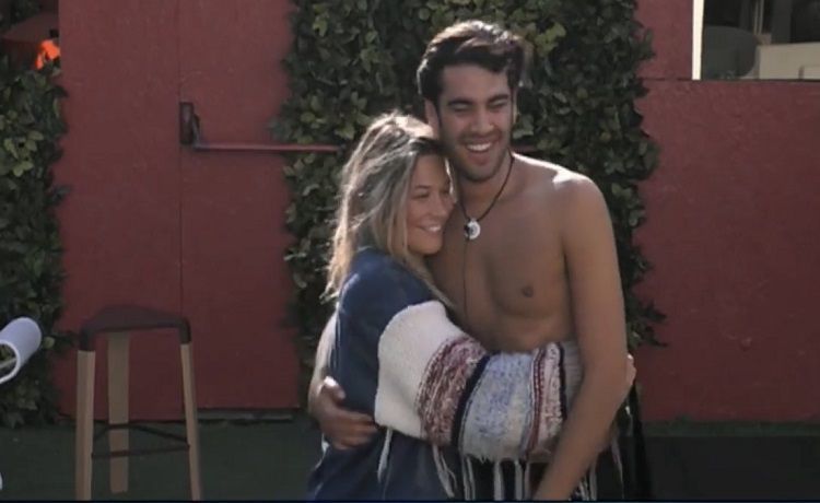 ‘Gf Vip 3’, la mamma di Stefano Sala manda un aereo per il figlio e Benedetta Mazza! (Video) preview