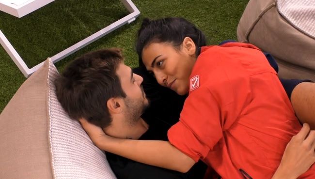 ‘Gf Vip 3’, pace fatta tra Francesco Monte e Giulia Salemi, ma per loro arrivano degli aerei contrastanti da parte dei fan… e la frecciatina di Cristiano Malgioglio! preview