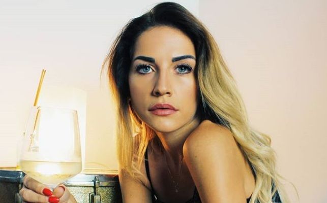 ‘Gf 14’, un nostro lettore avvista Lidia Vella con un misterioso ragazzo. E l’ex gieffina in radio racconta che… (Foto) article-post