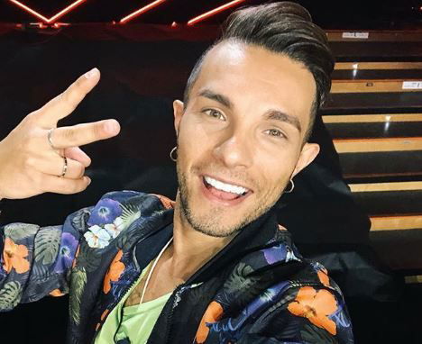 Marco Carta dopo il coming out da Barbara D’Urso rivela: “Forse nell’omosessualità ho cercato quello che non ho avuto da mio padre” preview