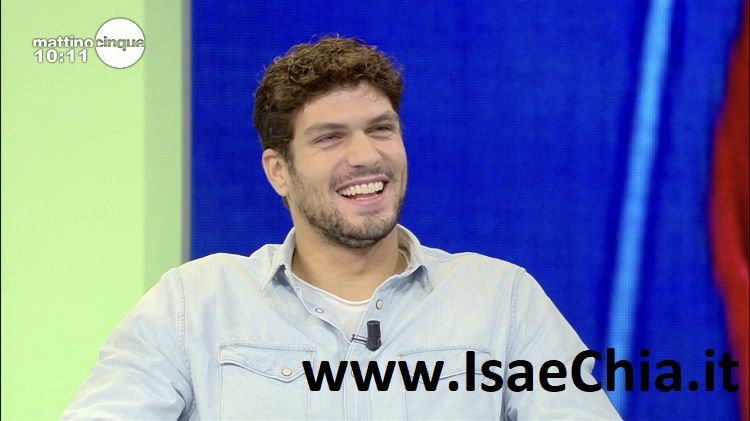 Elia Fongaro a ‘Mattino 5’: “Mia madre ha avuto delle titubanze sulla storia con Jane Alexander, ma io ho preso una sbandata per lei!”. Ma in studio nessuno gli crede e lui… (video) preview