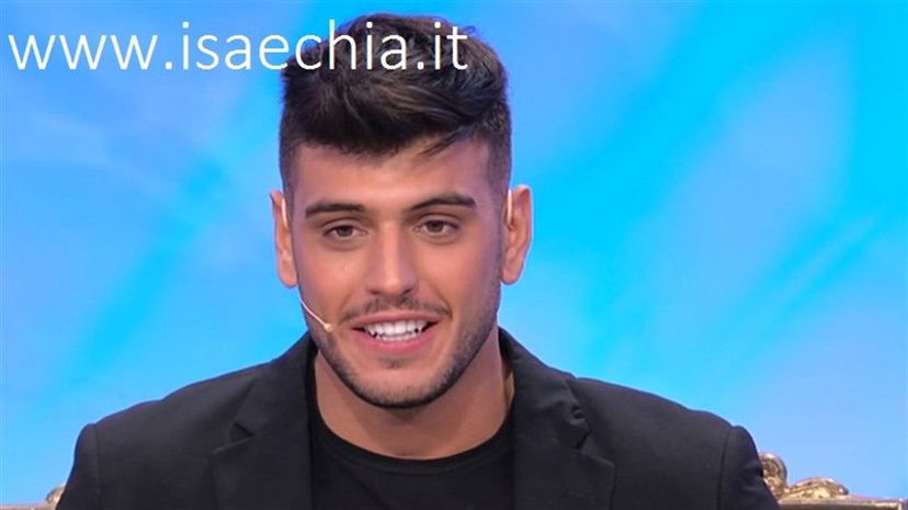 ‘Uomini e Donne’, Luigi Mastroianni compie ventiquattro anni e arrivano gli auguri social di… preview