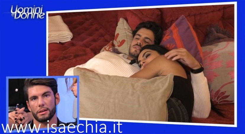 ‘Uomini e Donne’, Teresa Langella e Luca Daffrè avvistati in esterna al concerto di Irama (video) preview