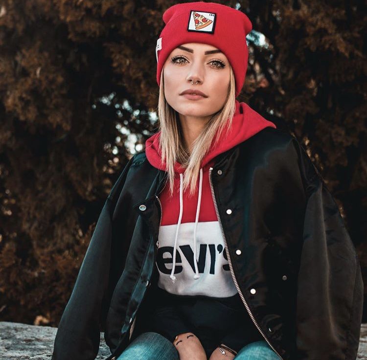 ‘Uomini e Donne’, nuovo seno per l’ex corteggiatrice Camilla Mangiapelo che precisa: “Non ho sconvolto la mia fisionomia e mai accadrà!”. Le foto prima e dopo preview