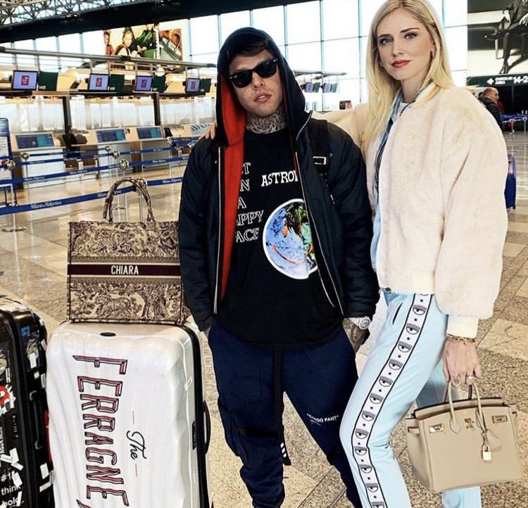 Fedez e Chiara Ferragni in viaggio di nozze alle Maldive, arriva la piccata risposta della fashion blogger alle critiche per aver lasciato a casa il piccolo Leone! preview