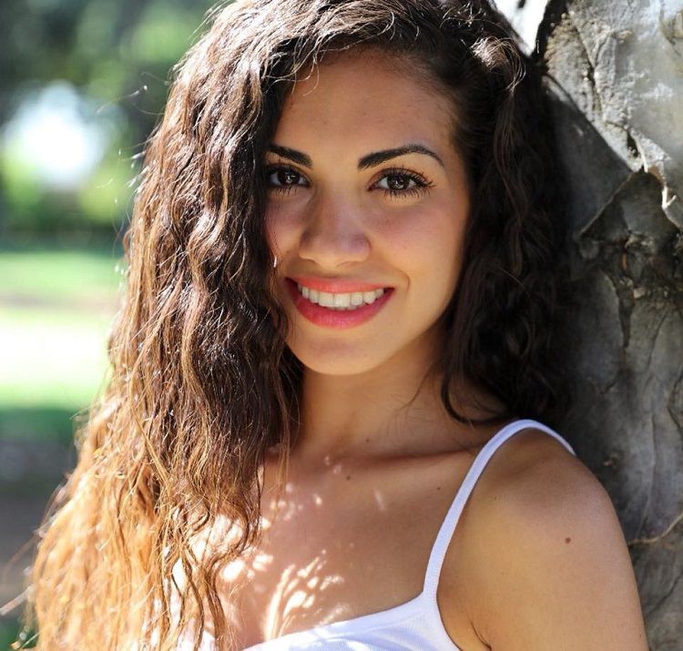 ‘Uomini e Donne’, è Giorgia Iarrera la corteggiatrice che con la sua estrema semplicità ha colpito Luigi Mastroianni (Foto) preview